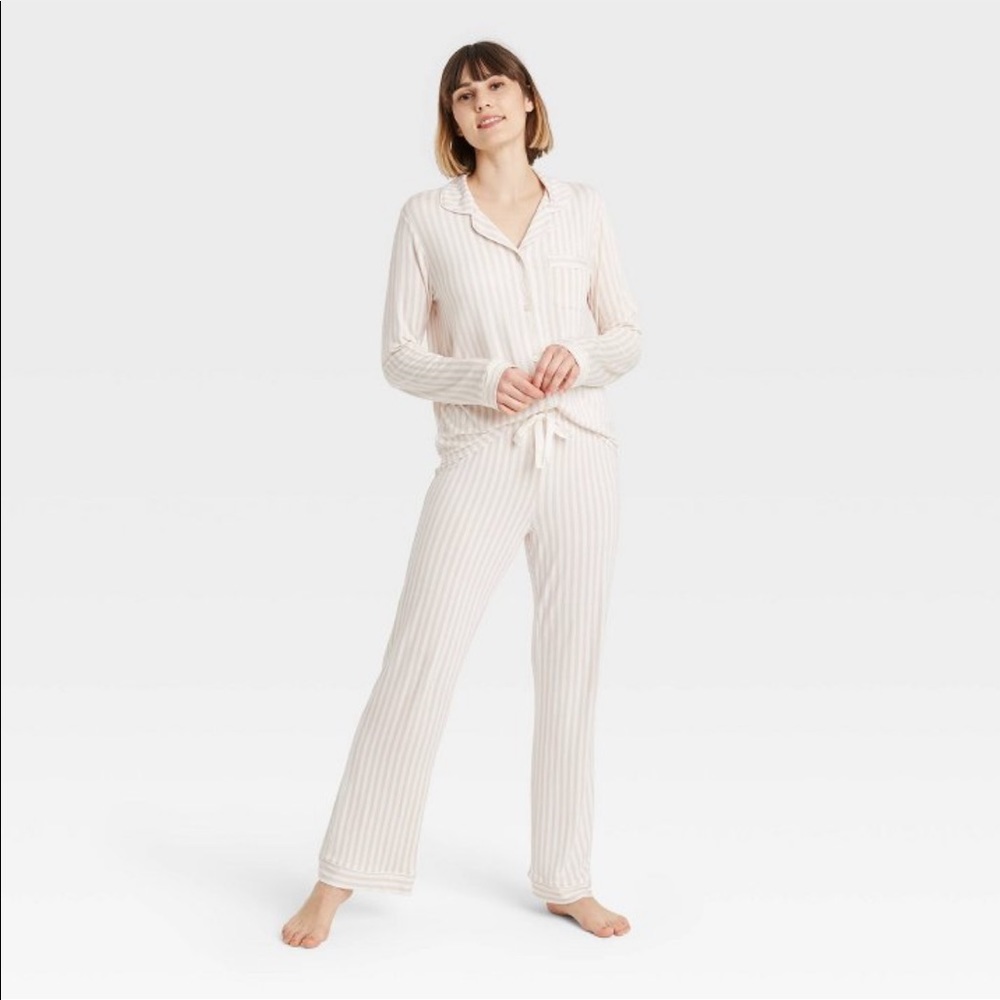 Women's Soft Long Sleeve Notch Collar Top and Pants Pajama Set Stars Above